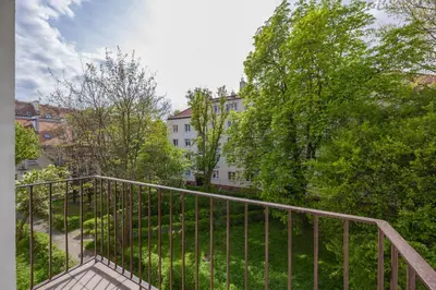 Balkon lub taras w obiekcie Sunny Apartment in the Heart of Warsaw by Noclegi Renters
