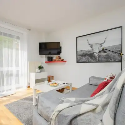 Sunny Apartment in the Heart of Warsaw by Noclegi Renters