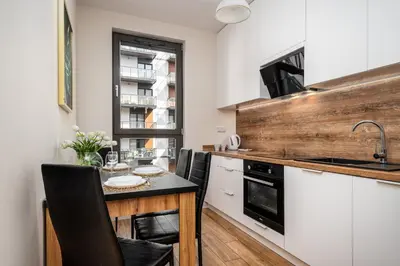 Kuchnia lub aneks kuchenny w obiekcie Kasprzaka 29C Two Separate Bedroom Free Garage By Perfect Apart