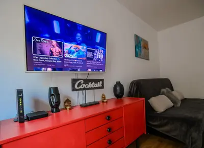 Telewizja i/lub zestaw kina domowego w obiekcie Apartament Ochota