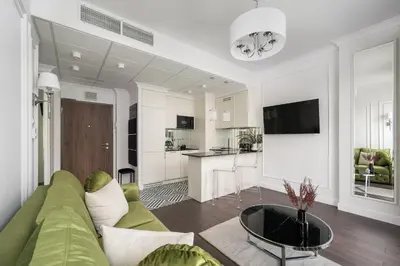 Kuchnia lub aneks kuchenny w obiekcie Bright Crystal Premium Apartment by BookingHost
