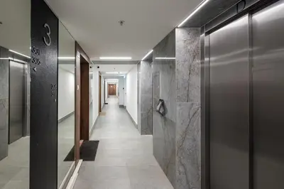 Plan piętra w obiekcie Bright Crystal Premium Apartment by BookingHost