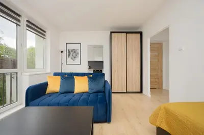 Część wypoczynkowa w obiekcie Bright Studio for 4 People in Warsaw by Noclegi Renters