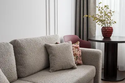 Część wypoczynkowa w obiekcie City Centre Deluxe Apartment by BookingHost