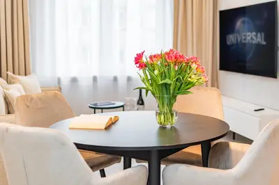 Telewizja i/lub zestaw kina domowego w obiekcie Apartament Krucza by Your Freedom