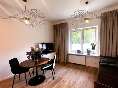 Telewizja i/lub zestaw kina domowego w obiekcie Warszawa Śródmieście pl. Zbawiciela