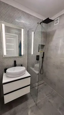 Łazienka w obiekcie Sunny 3-room Appartement, Near National Stadium