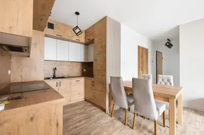 Kuchnia lub aneks kuchenny w obiekcie Ursus Cosy Apartments by BookingHost