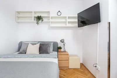 Telewizja i/lub zestaw kina domowego w obiekcie SuperApart Kilińskiego 3, Cozy Urban Retreat, Perfect for Couples