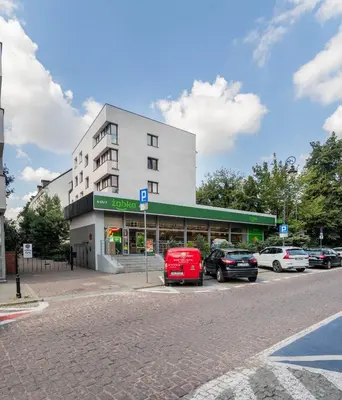 Budynek, w którym mieści się apartament