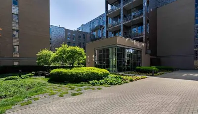 Budynek, w którym mieści się apartament
