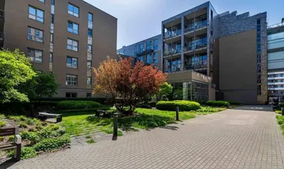 Budynek, w którym mieści się apartament