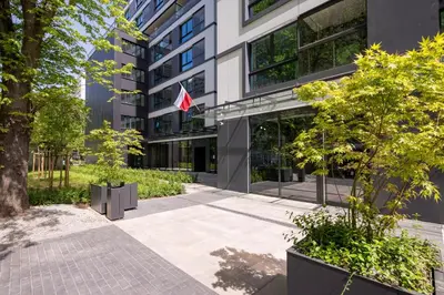 Budynek, w którym mieści się apartament