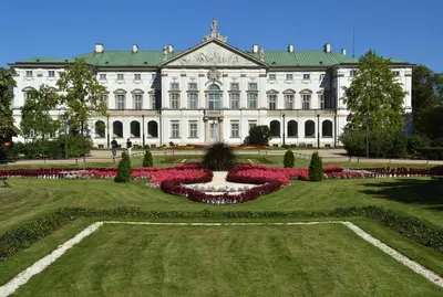 Ogród w obiekcie VipWarsawApartments pl Nowolipie near Old Town