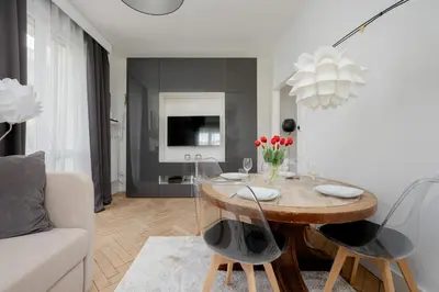 Telewizja i/lub zestaw kina domowego w obiekcie Beautiful & Modern Apartment near the City Center by Noclegi Renters