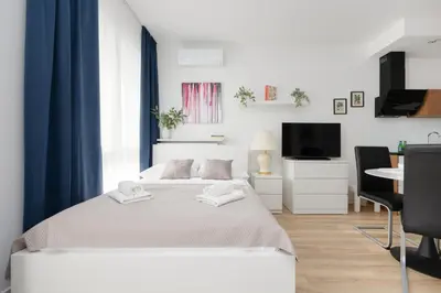 Telewizja i/lub zestaw kina domowego w obiekcie Holzera 6 studio close to Medicover and Paley