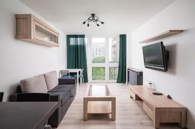 Telewizja i/lub zestaw kina domowego w obiekcie Park Mirowski Homely Apartment by BookingHost
