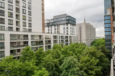 Budynek, w którym mieści się apartament
