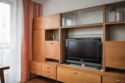 Telewizja i/lub zestaw kina domowego w obiekcie Old Town 3-Bedroom Apartment by BookingHost