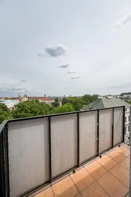 Balkon lub taras w obiekcie Old Town 3-Bedroom Apartment by BookingHost