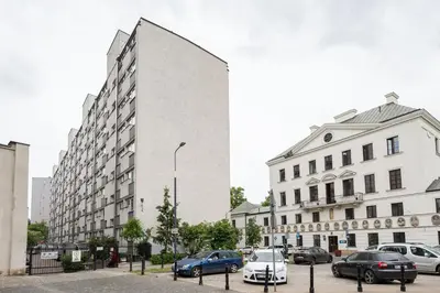 Budynek, w którym mieści się apartament