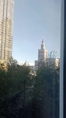 Widok na miasto Warszawa z tego apartamentu