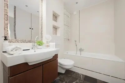 Łazienka w obiekcie Luxury Three Bedroom Apartment with Parking & Balcony in Mokotów by Renters Prestige