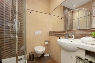 Łazienka w obiekcie Luxury Three Bedroom Apartment with Parking & Balcony in Mokotów by Renters Prestige
