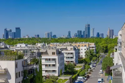 Widok na miasto Warszawa z tego apartamentu