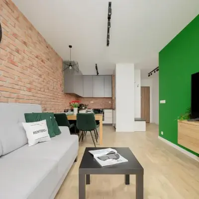 Industrial Apartment with Parking Fort Wola by Noclegi Renters