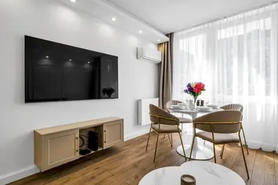 Telewizja i/lub zestaw kina domowego w obiekcie Warsaw Centrum Apartment - Workspace, Balcony - by Rentujemy