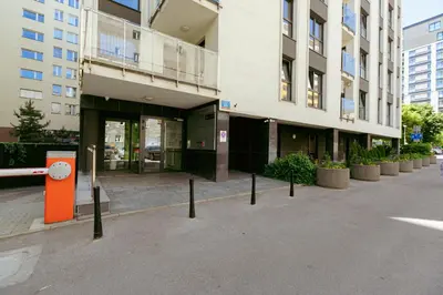 Budynek, w którym mieści się apartament