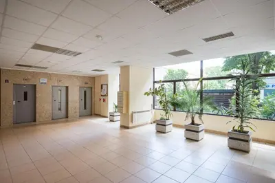 Centrum fitness w obiekcie Rondo ONZ Standard Studio by BookingHost