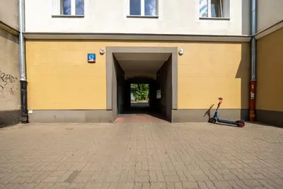 Plan piętra w obiekcie 70m2 Warsaw Wola Apartment - Top Location, 2 Bedrooms, 1st Floor - by Rentujemy