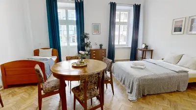 Łóżko lub łóżka w pokoju w obiekcie Vintage Tenement House