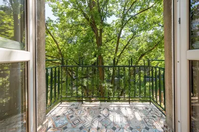 Balkon lub taras w obiekcie Nowa Praga Comfort Apartment by BookingHost