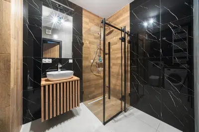 Łazienka w obiekcie Nowy Komfortowy Apartament Warszawa Wiktoryn 6A, TV Smart, 72