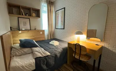 Łóżko lub łóżka w pokoju w obiekcie A2 - Prince Room - Warsaw City Haven - Shared Bathrooms - Self check-in