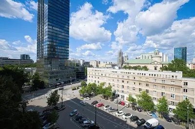 Widok na miasto Warszawa z tego apartamentu
