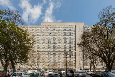 Budynek, w którym mieści się apartament
