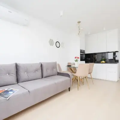 Capitol Bright Apartment in Central Warsaw by Noclegi Renters
