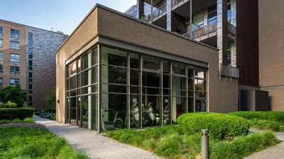 Budynek, w którym mieści się apartament