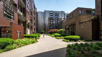Budynek, w którym mieści się apartament