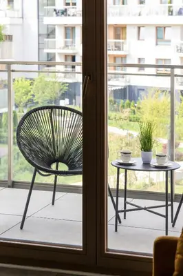 Balkon lub taras w obiekcie Klimatyczny Apartament na Wilanowie Parking & Balkon by Noclegi Renters