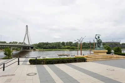 Widok na rzekę nieopodal tego apartamentu