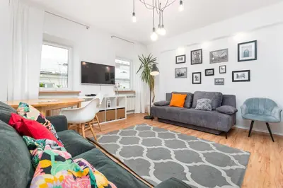 Telewizja i/lub zestaw kina domowego w obiekcie Apartment Chmielna 2 by Your Freedom