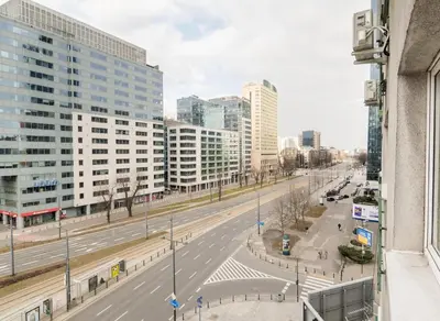 Widok na miasto Warszawa z tego apartamentu