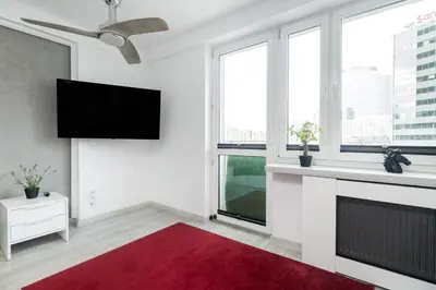 Telewizja i/lub zestaw kina domowego w obiekcie Beetroot Apartment City Centre Rondo ONZ