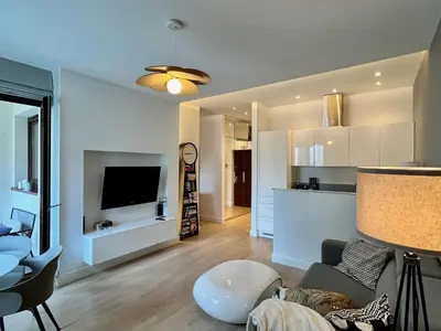 Telewizja i/lub zestaw kina domowego w obiekcie Apartament NiePokorny