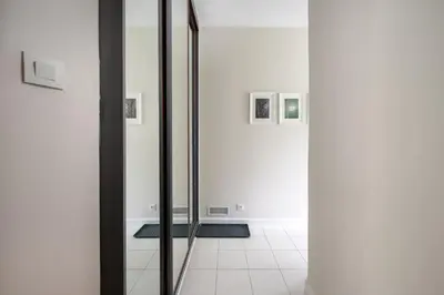Plan piętra w obiekcie Wola Ratusz Homely Apartment by BookingHost